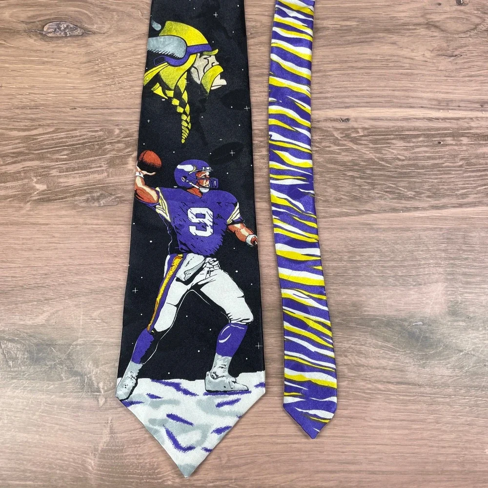 Vintage NFL Minnesota Vikings Necktie Tie Team Logo Football Purple Yellow